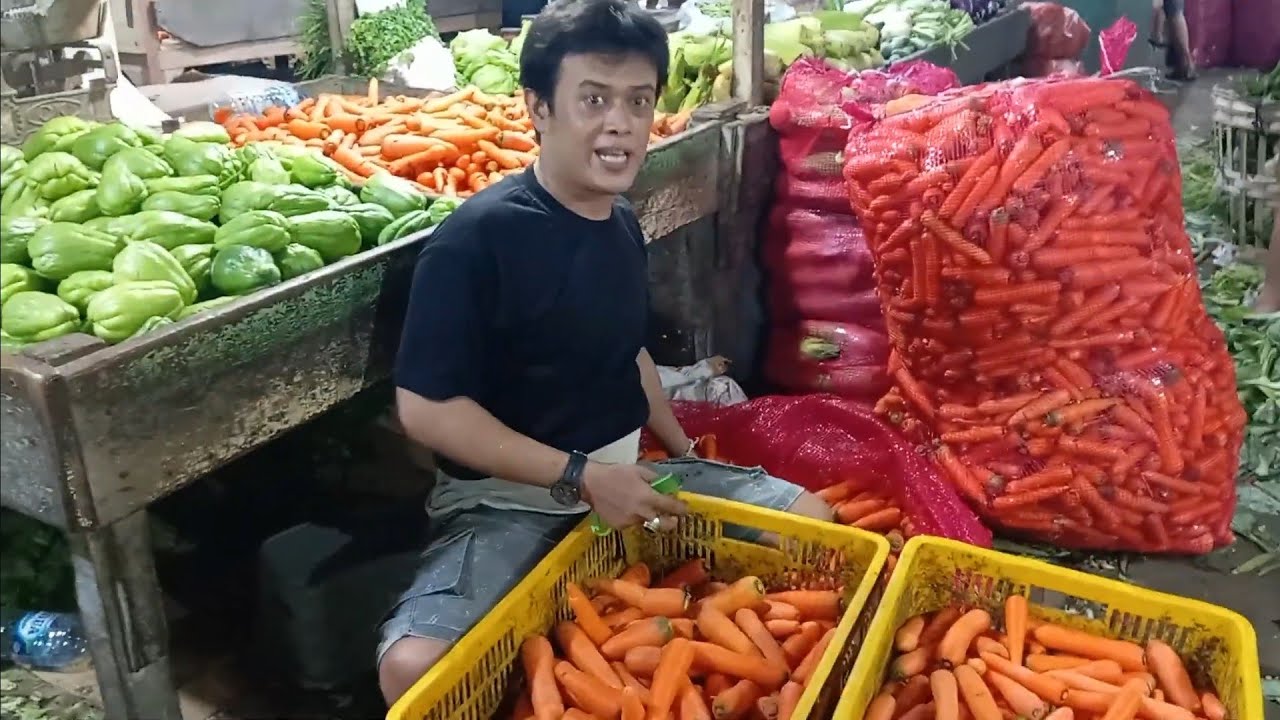 Update malam hari pasar induk sayur keputran terbesar di Surabaya