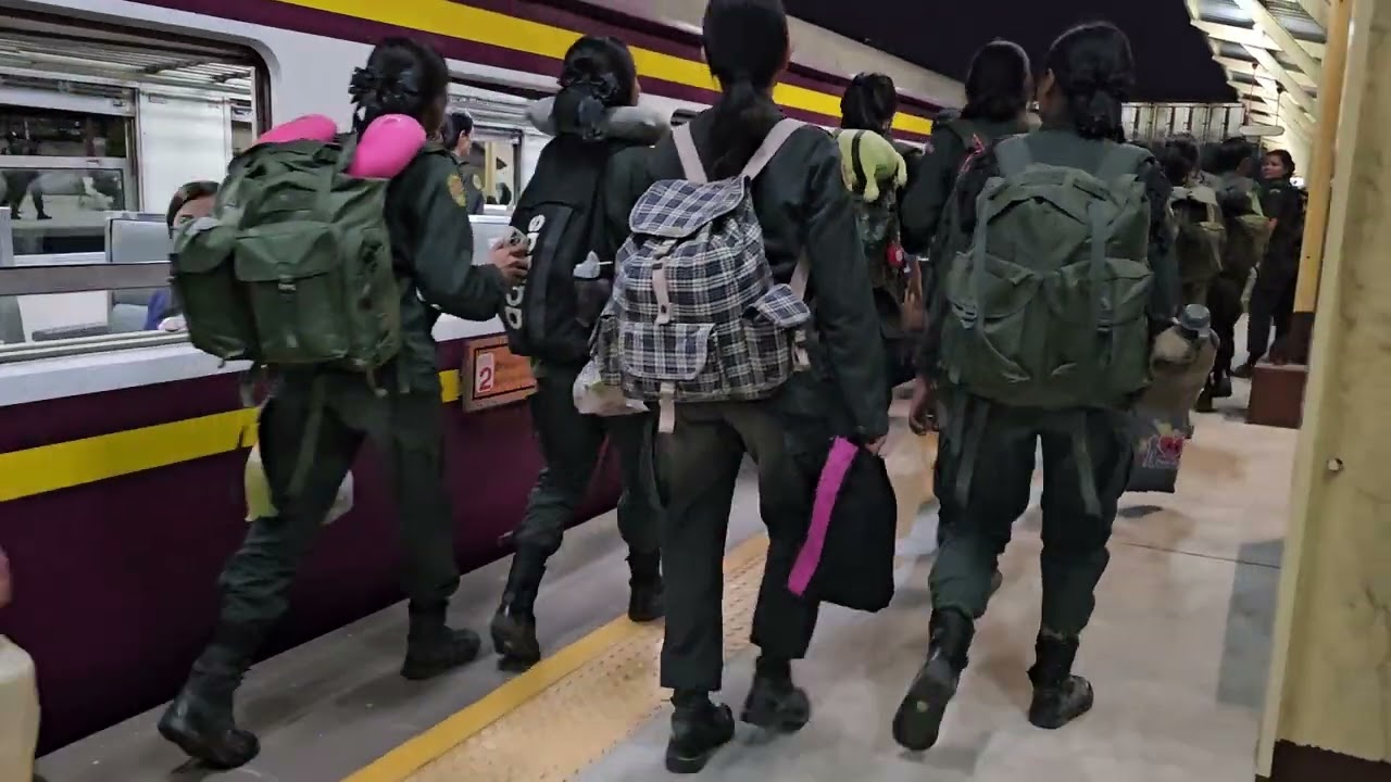 รด.คึกคัก เหมา 3 ตู้มาเป็นกองพัน รถเร็ว 169 จอดบ้านโป่ง Rapid train 169 Krungthep Aphiwat - Yala