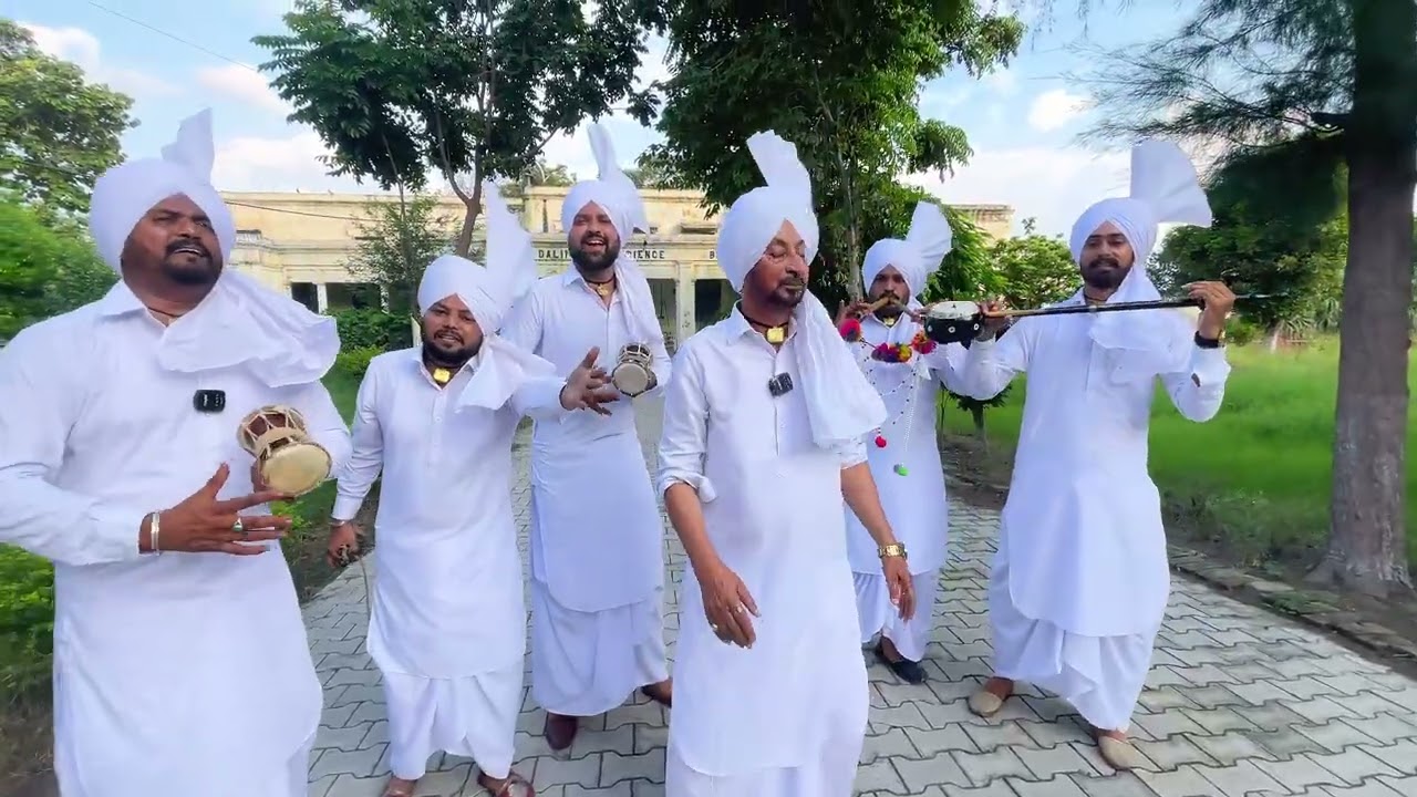 ਮੇਜਰ ਚੱਠਾ ਟੀਮ (ਰਵਾਇਤੀ ਲੋਕ ਗਾਇਕੀ) ਗੀਤ ਹੁਸਨ ਜਵਾਨੀ ਮਾਪੇ ਮਿਲਦੇ ਨਹੀਂ ਦੁਕਾਨਾਂ ਤੇ (ਸੰਪਰਕ 9814685858)