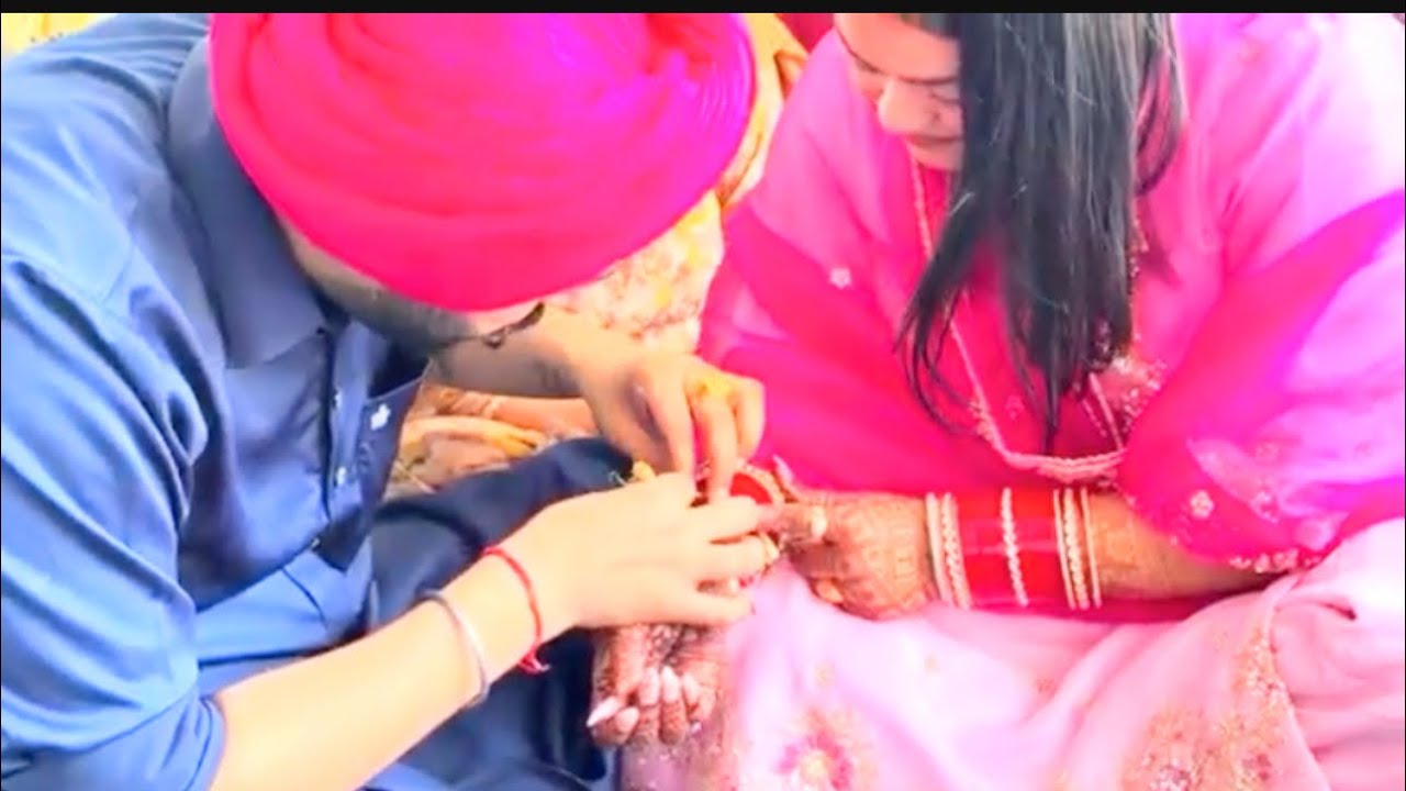 ਸਾਰਾ ਟੱਬਰ ਤਾਂ ਨਵੀਂ ਵਹੂ ਵੱਲ ਹੋਕੇ ਬੈਠਾ ਸਨੋਵਰ ਵਿਚਾਰਾ ਕੱਲਾ ਰਹਿ ਗਿਆ 🤭🤣sandhuhoni funny vlog