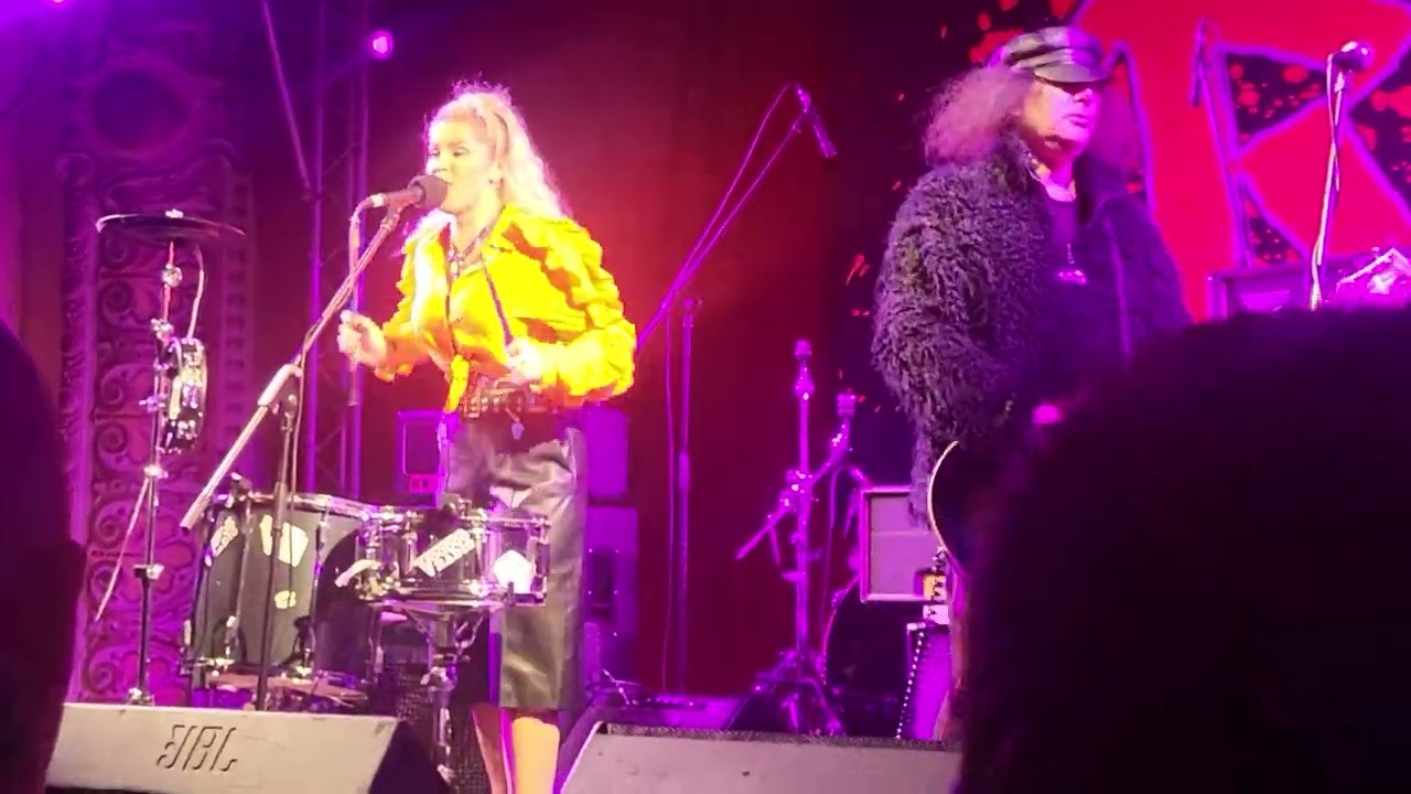 Voodoo Radio   Turn out the Light - Rebellion 2024