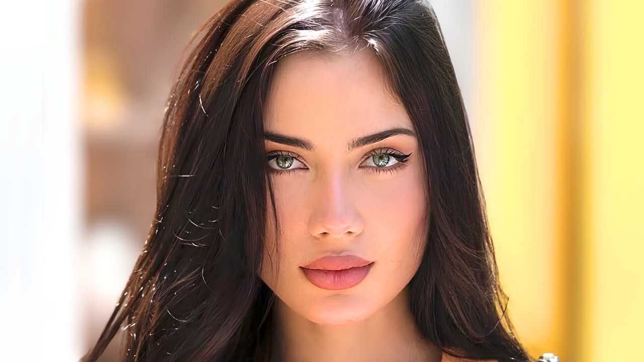 Georgina Mazzeo: Venezuelan fashion model & Lifestyle Influencer. Bio & Insights