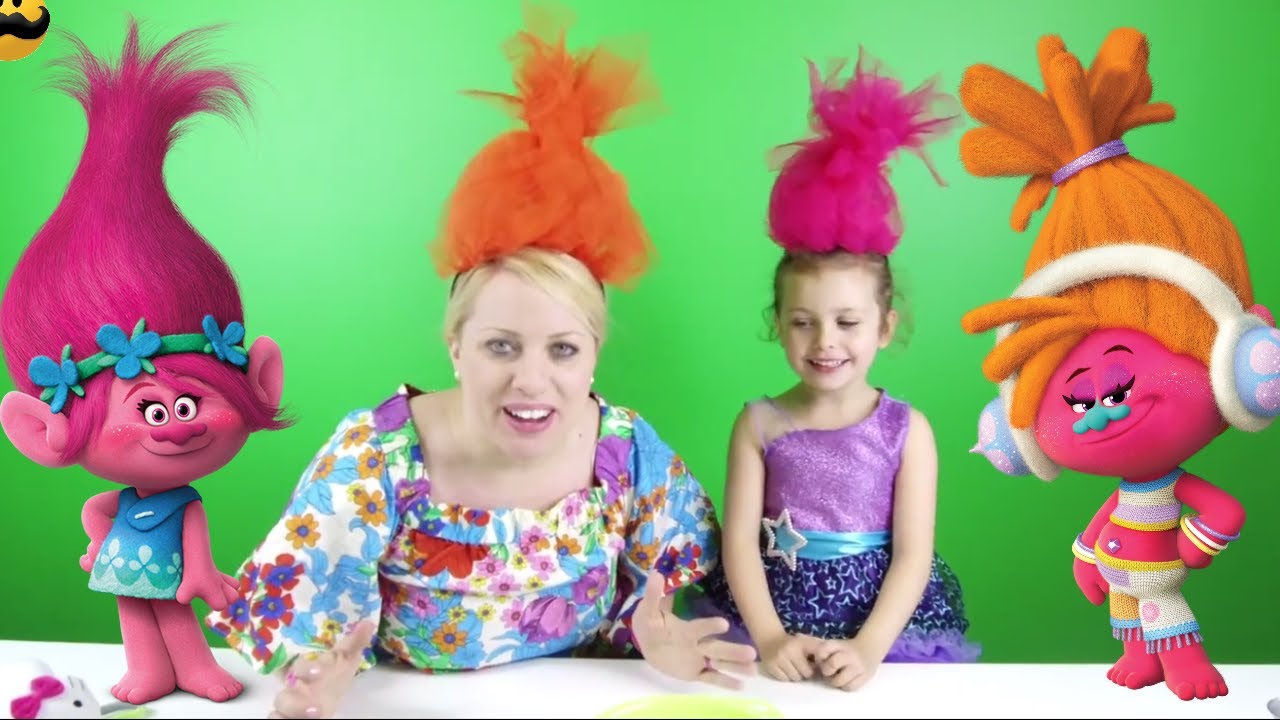 Sofie och Melody gör egna Trolls hår, Poppy och Dj Suki Peruker och målar ansiktet Lek och Lär