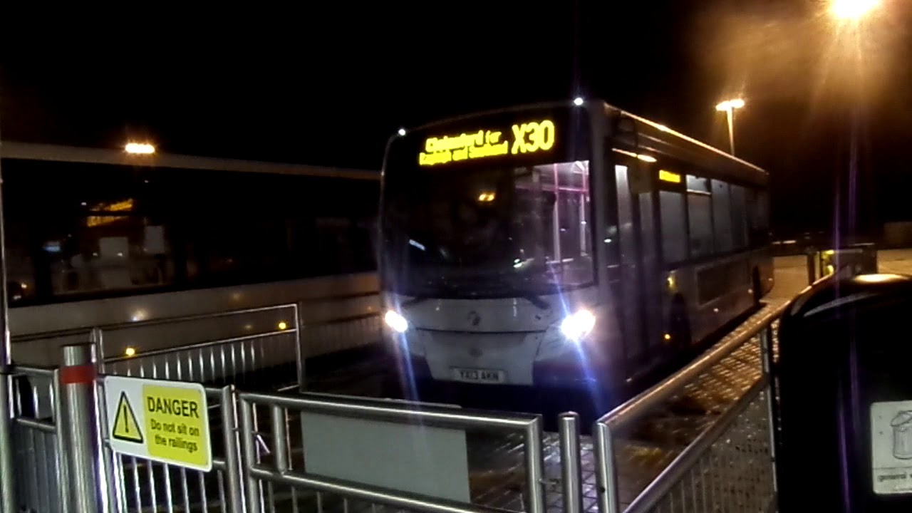 Enviro 200 First Essex (Chelmsford City) 44548 YX13AKN - X30 Reverses and Leaves at Stansted Airport