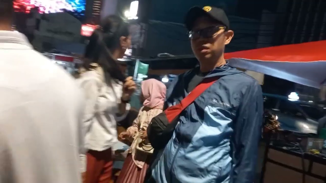 Mencari Kuliner  dan Suasana Malam Sekitar Hotel All Seasons Thamrin Jakarta