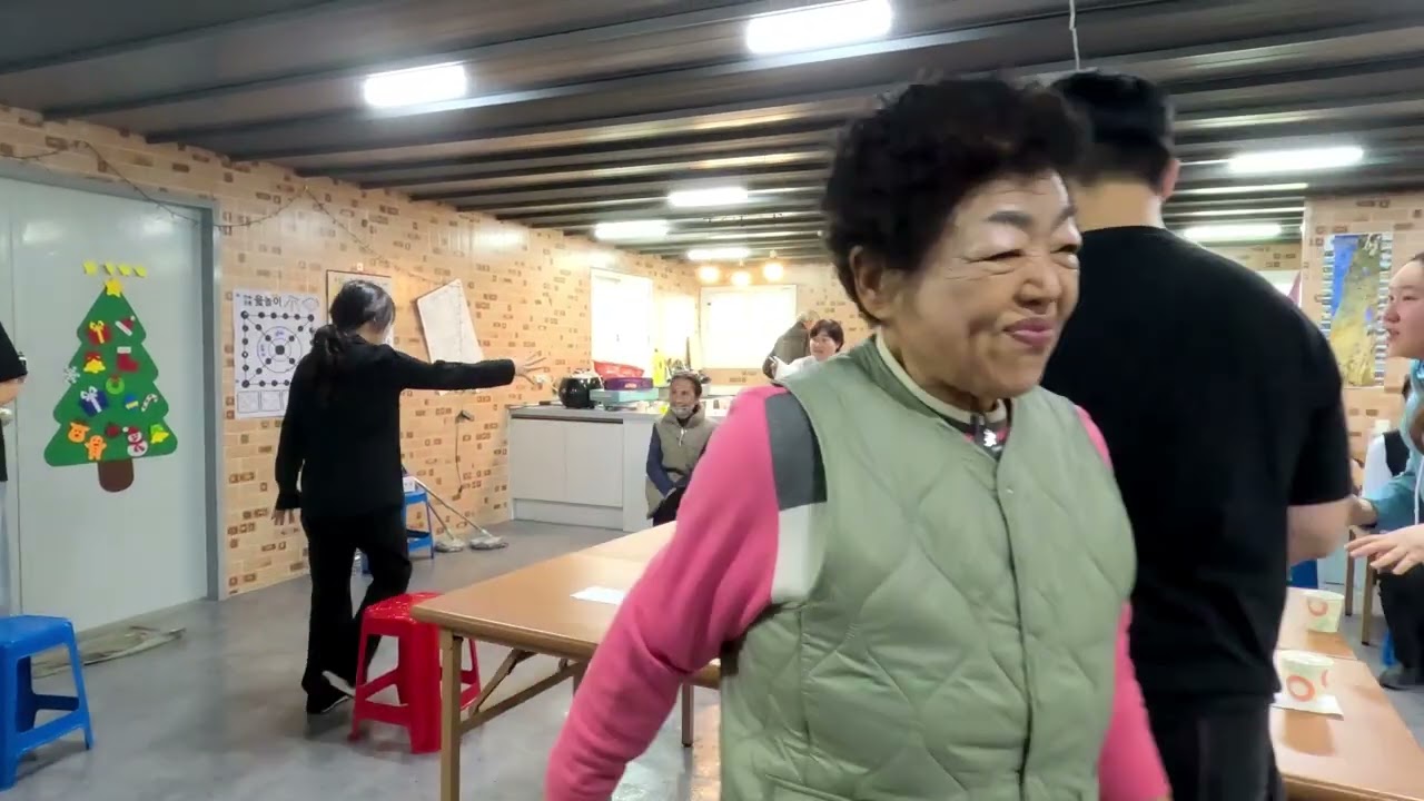 2026년 2월 22일 장성 신촌교회 단합대회 화장지 당기기, 볼링, 풍선 잡기