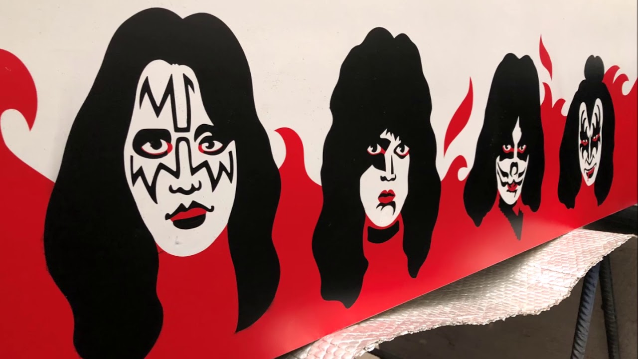 Pinball KISS BALLY Flipper restaurado por Clarck Entertainment Argentina