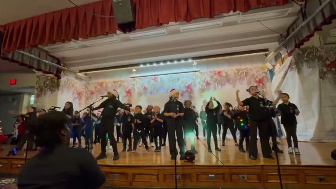 Walking In A Winter Wonderland (Here Comes Santa Claus )  - Eastwood Eagles Song Birds - 12/20/2024