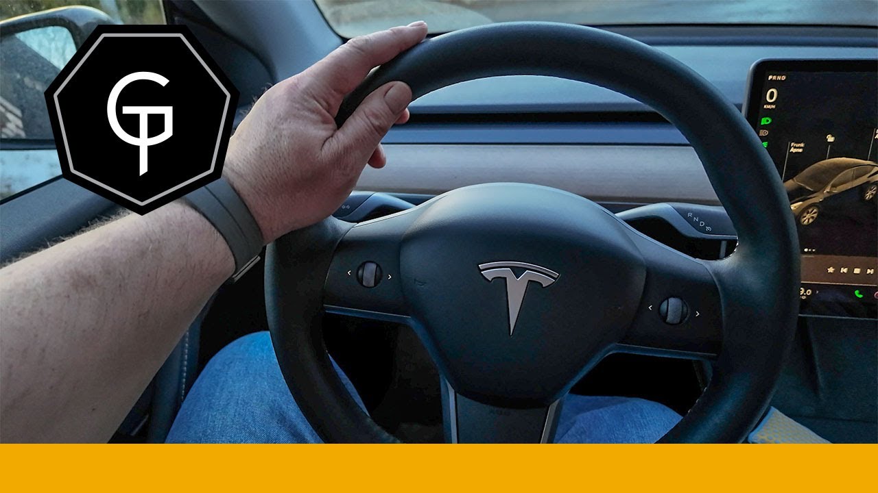 Slik bør du rense rattet i din Tesla