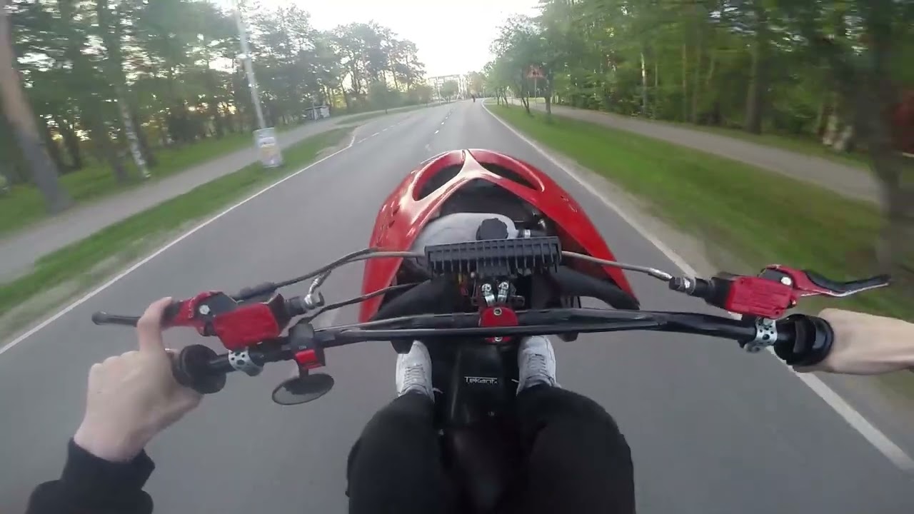 Perinteisen hakureissu | 70cc Aerox kylärallia
