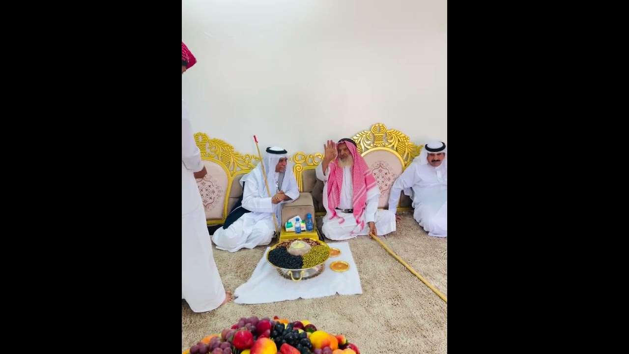 الشيخ علي مبارك ال شايب يقول فيك خمس يا عبدالله ابن حفول