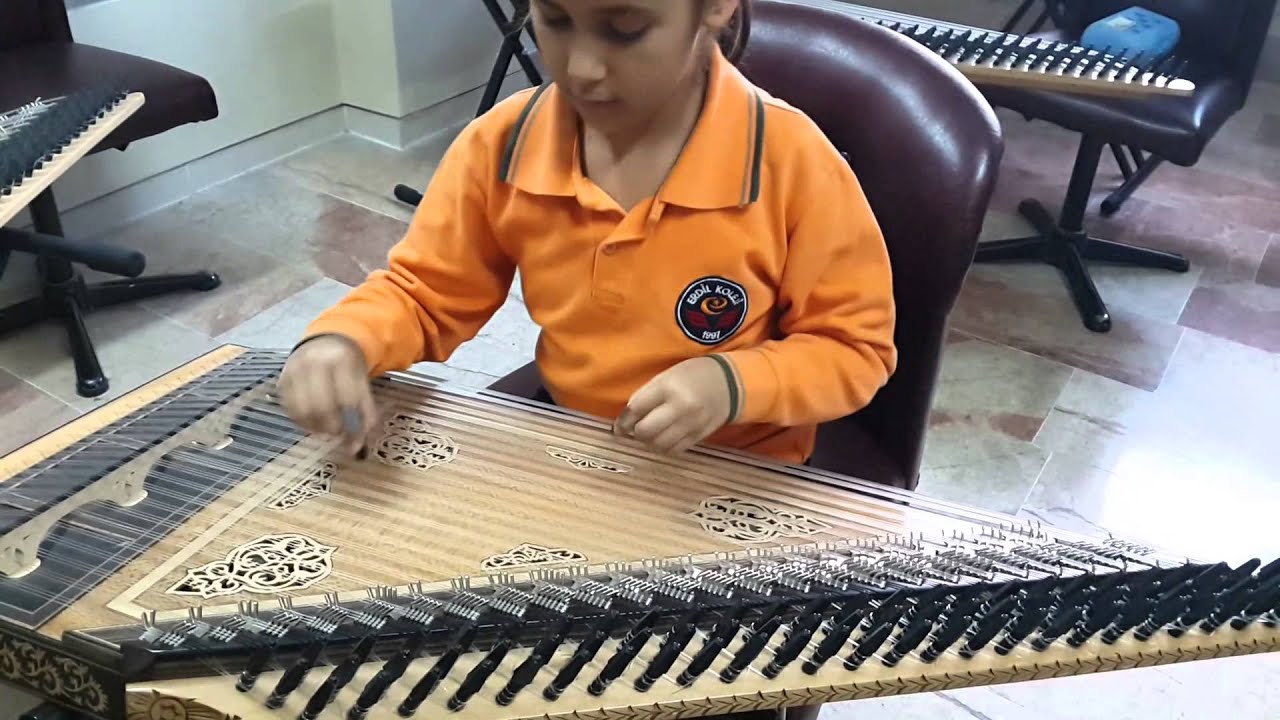 Bir kanun bu kadar güzel çalınabilir!!! Küçük Kanuni-ELİF NAZ- Potpori - Engin Özdeş öğrencisi