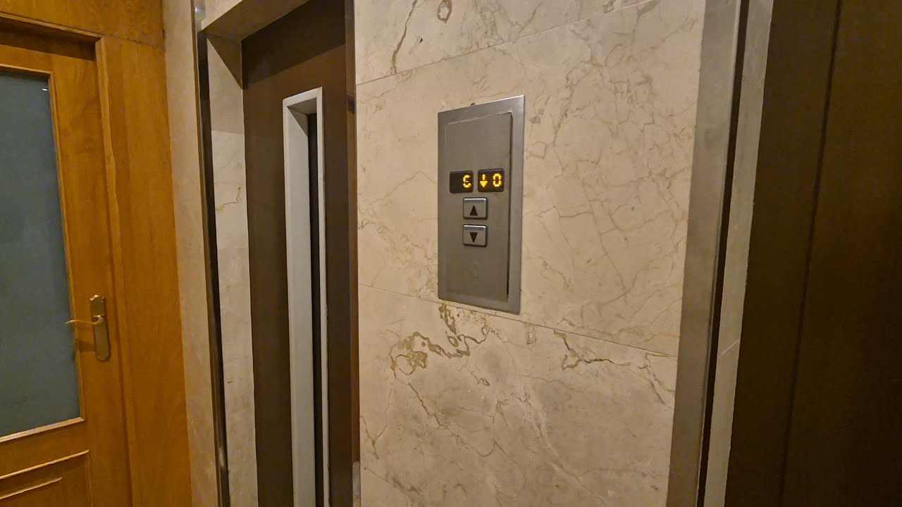 Strange Logic (1/2) 1967 Giesa (Schindler) Traction Elevators (mod. FI MXB) in a building in Ourense