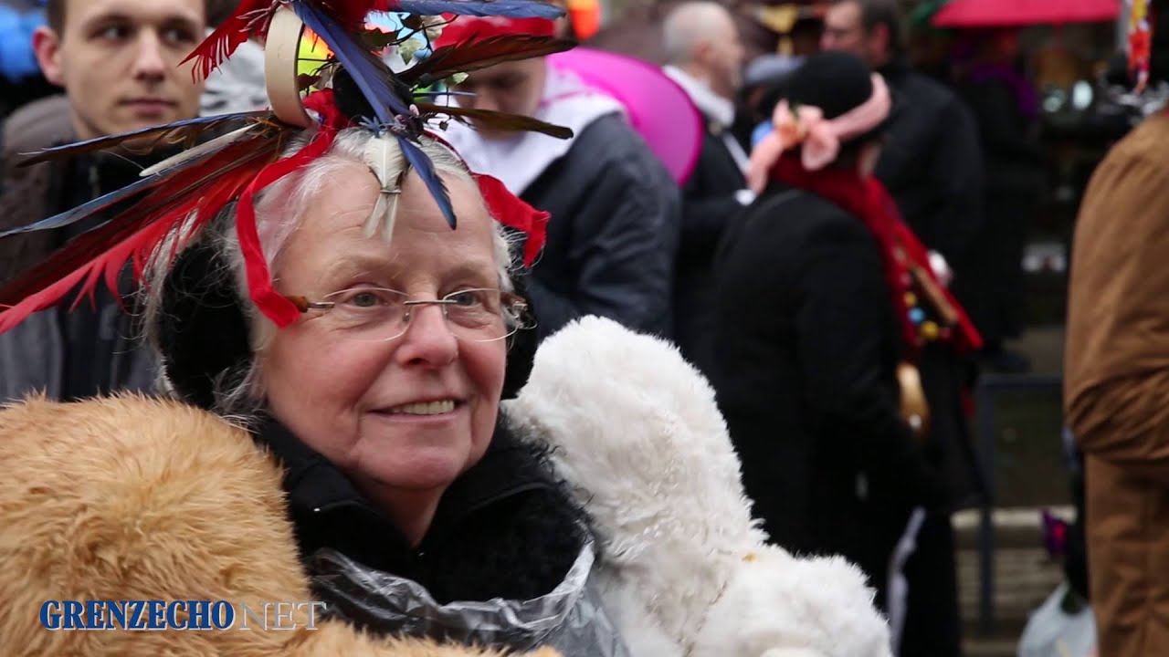 Karneval 2016 - Die Alten Weiber auf dem Eupener Marktplatz