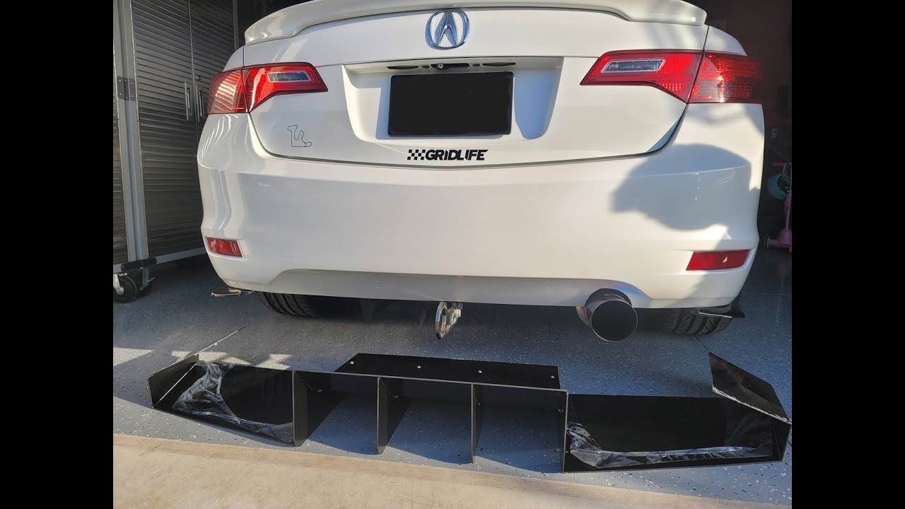 Установка заднего диффузора на Acura ILX своими руками.