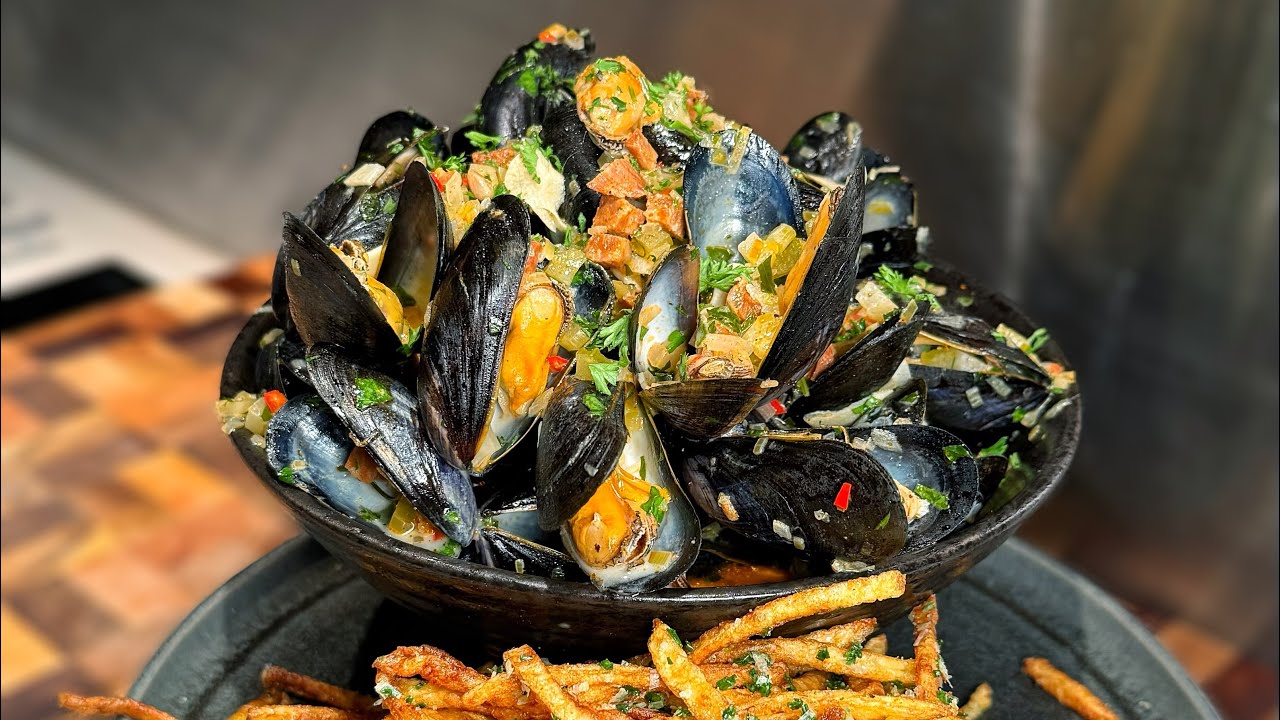 Moules-Frites! 🇧🇪😍🇫🇷