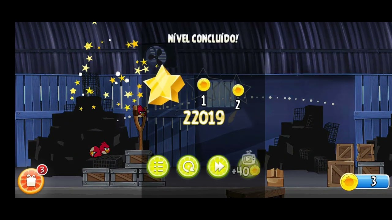 Jogando angry birds rio