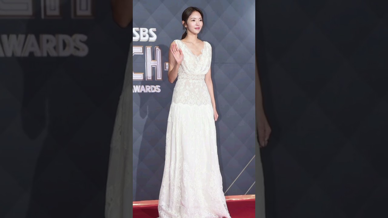 Chae Soo-bin's red carpet looks #fashion #shorts #chaesoobin #whenthephonerings #kdrama #bae #soobin