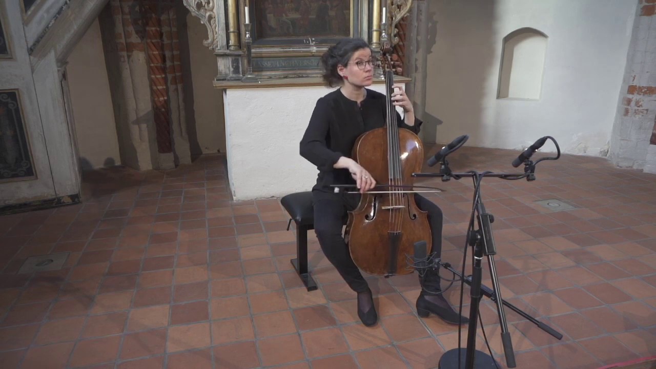 J.S. Bach 6. Suite - Gavotte 1&2 - BWV 1012 - à cinq cordes