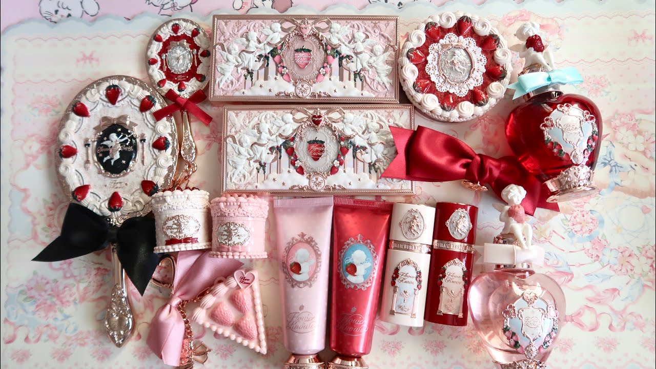 Flower knows strawberry cupid collection 🍓💘 Chinese makeup unboxing, try on & swatches!