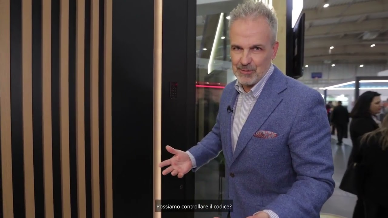 Il SOREX UNILOCK installato sulle porte esterne della fabbrica di serramenti MIROX