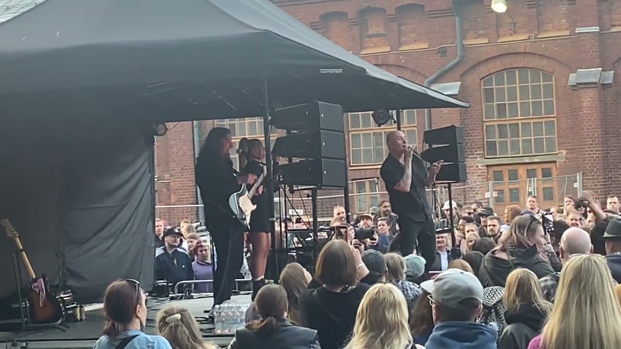 Herra Ylppö - Hei Tonttu-Ukot Hyppikää. Konepaja Festival, Helsinki. 7.6.2025