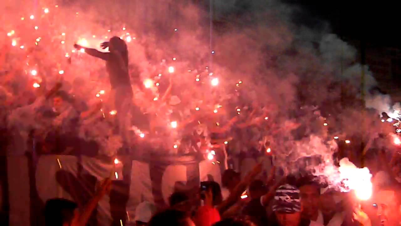 Torcida Jovem Ponte ...Show na arquibancadaa!!!