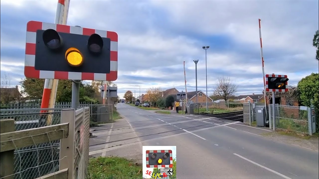 Finningley (Wroot Road) Level Crossing, South Yorkshire