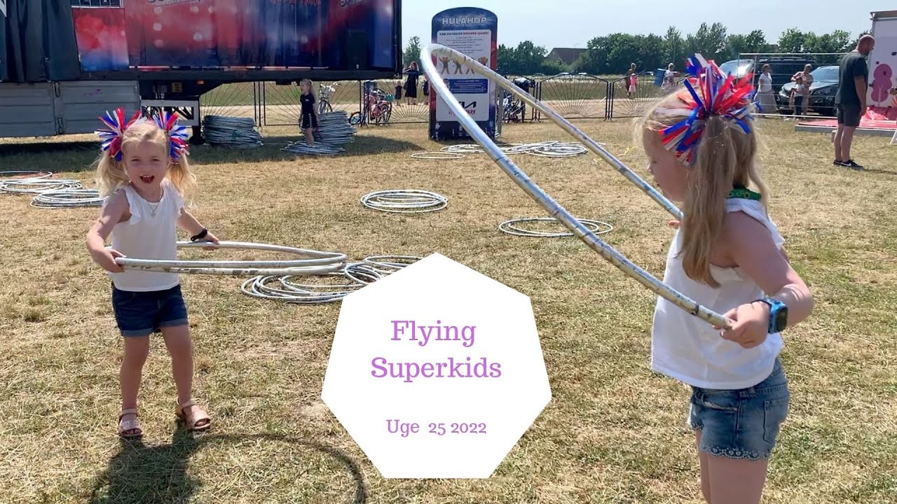 VI ER INDE OG SE FLYING SUPERKIDS