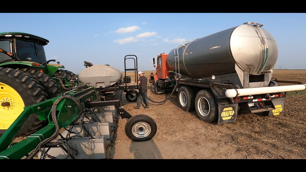 Эксплуатация опрыскивателя Redball 915 с защитным кожухом от компании Willmar Fabrication (2 сезо...