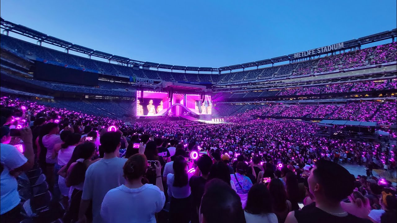 TWICE - Fancy - Ready To Be 5th World Tour - MetLife Stadium