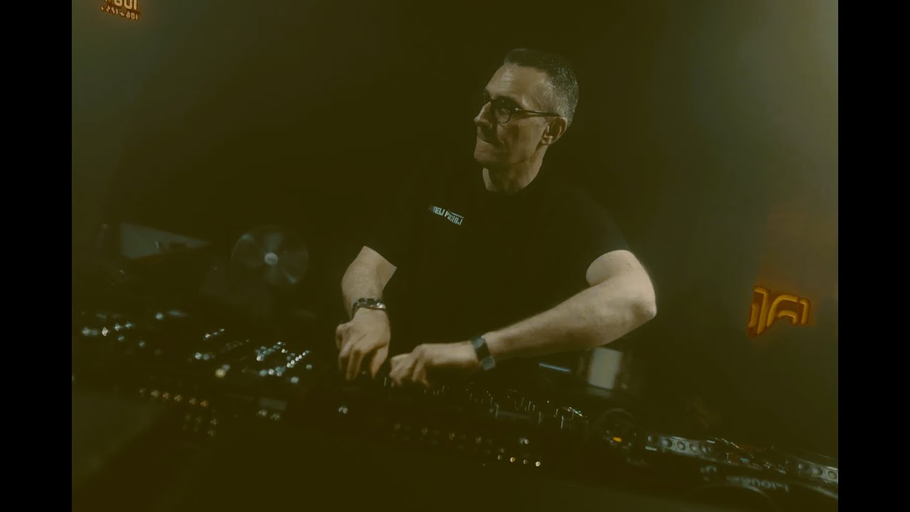 DJ Deep @ RA Episode 275 05-09-2011