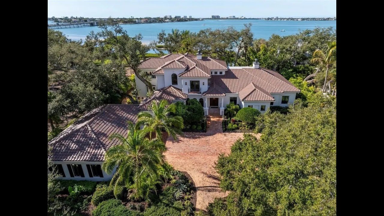 3000 Southwest Dr,  Sarasota, FL 34239 - Kim Ogilvie - MLS A4672971