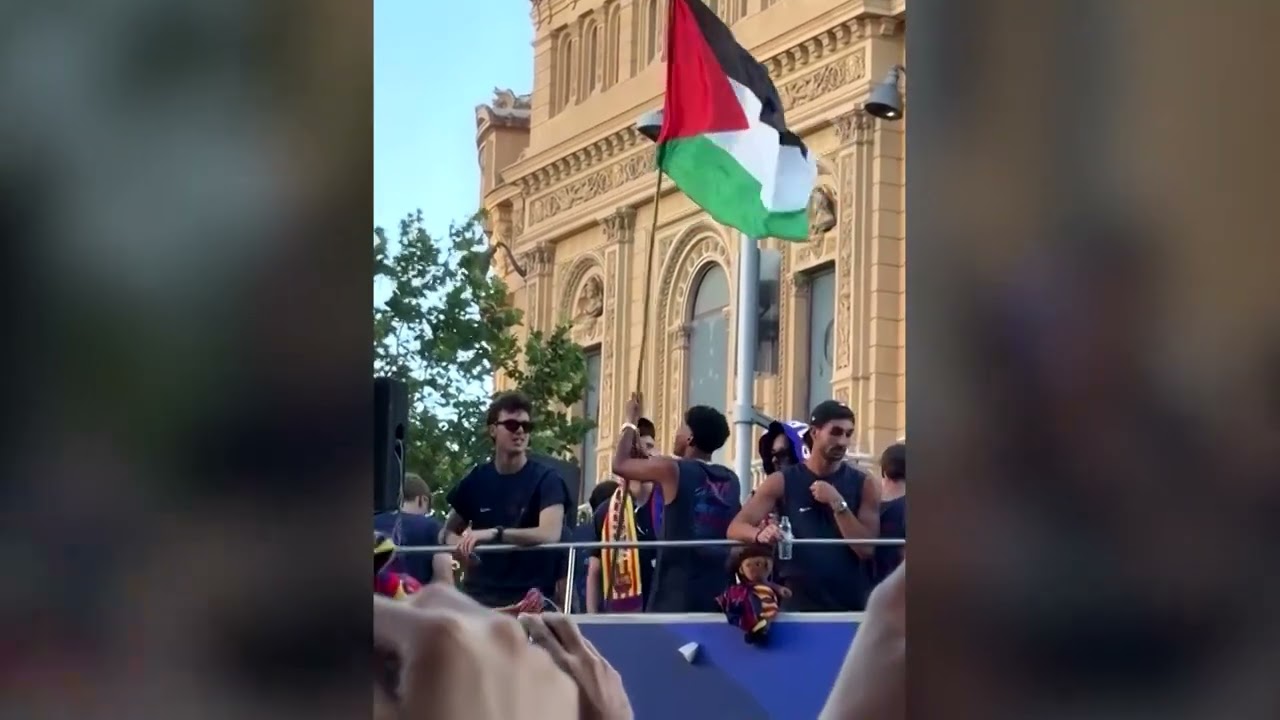Soccer star Yamal waves Palestinian flag during parade