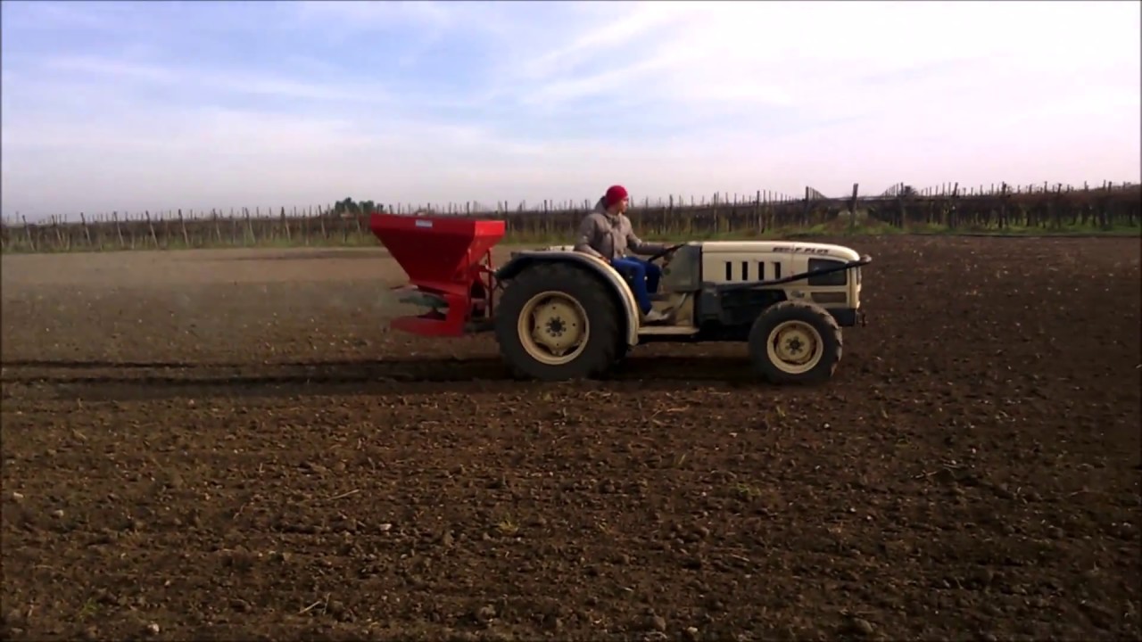 Concimazione terreno pre-semina grano