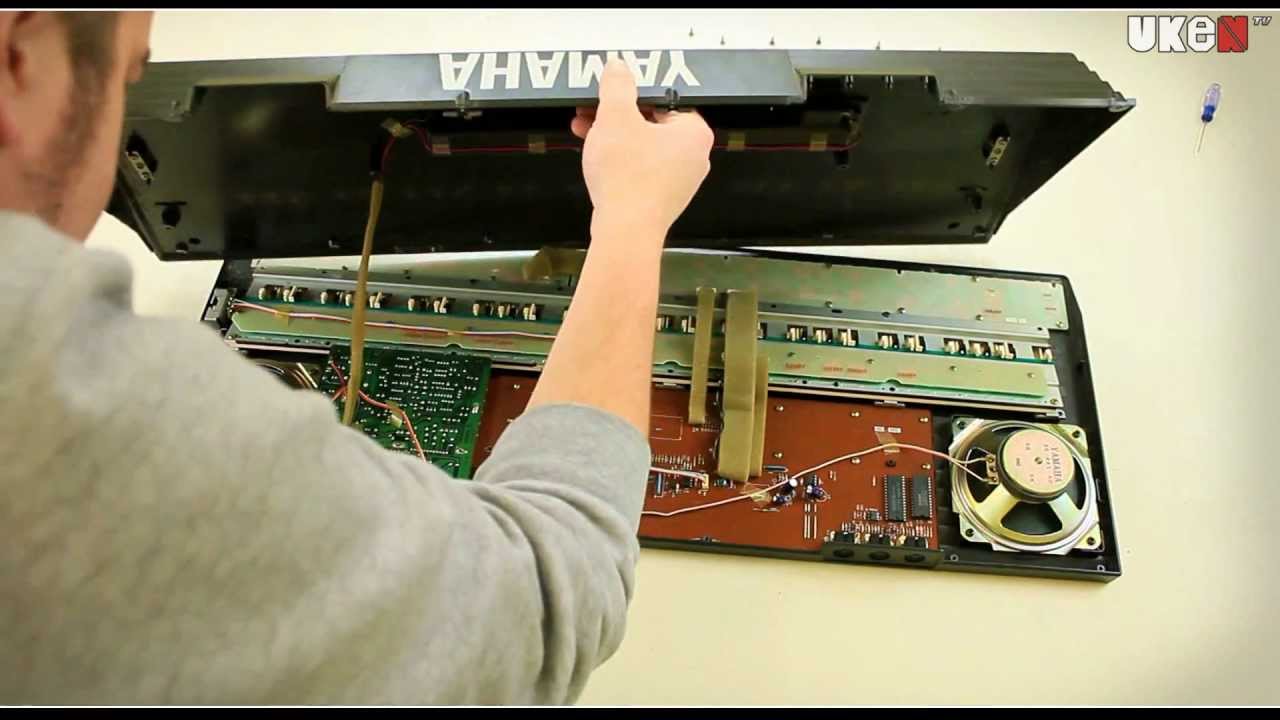 Yamaha PSS-780 Disassembly