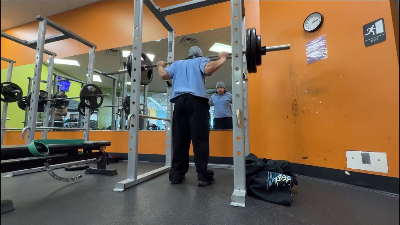 Leg + Arm Day (at an old school gym) 😅