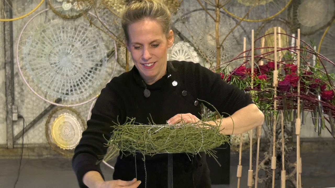 Lifestyle: Moniek Koopmans met kerststuk