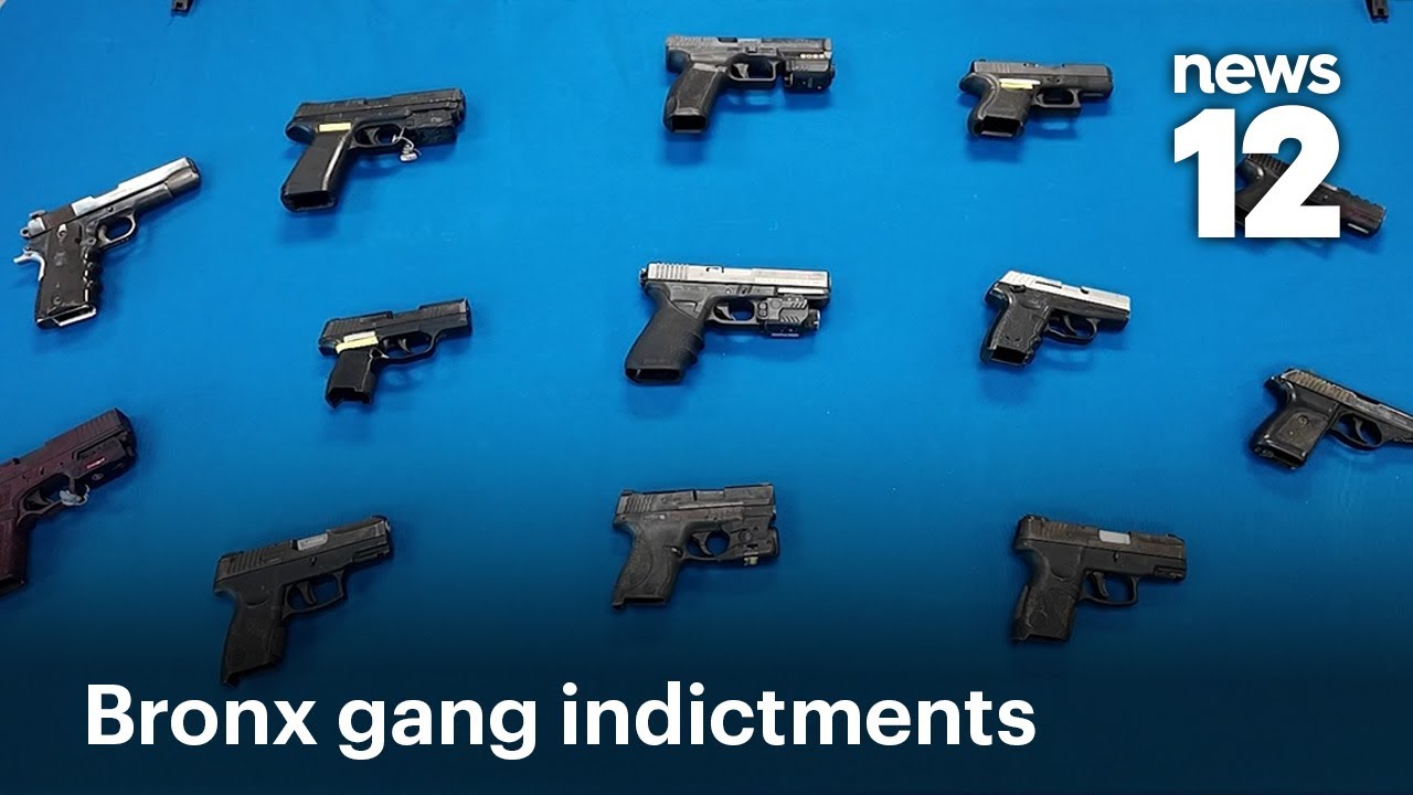 Десять человек обвиняются в серии смертоносных перестрелок, связанных с деятельностью банд в Брон...