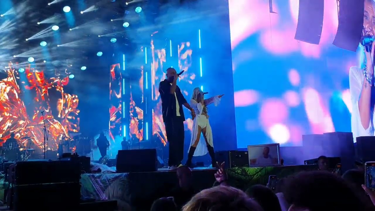 Arash feat Helena - Dooset Daram | Live