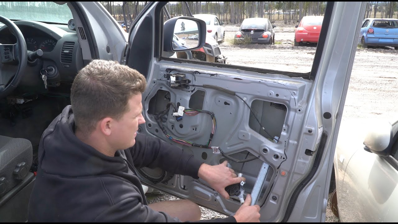 How to Remove & Replace Nissan Navara Window Regulator suit D40 2005-2015
