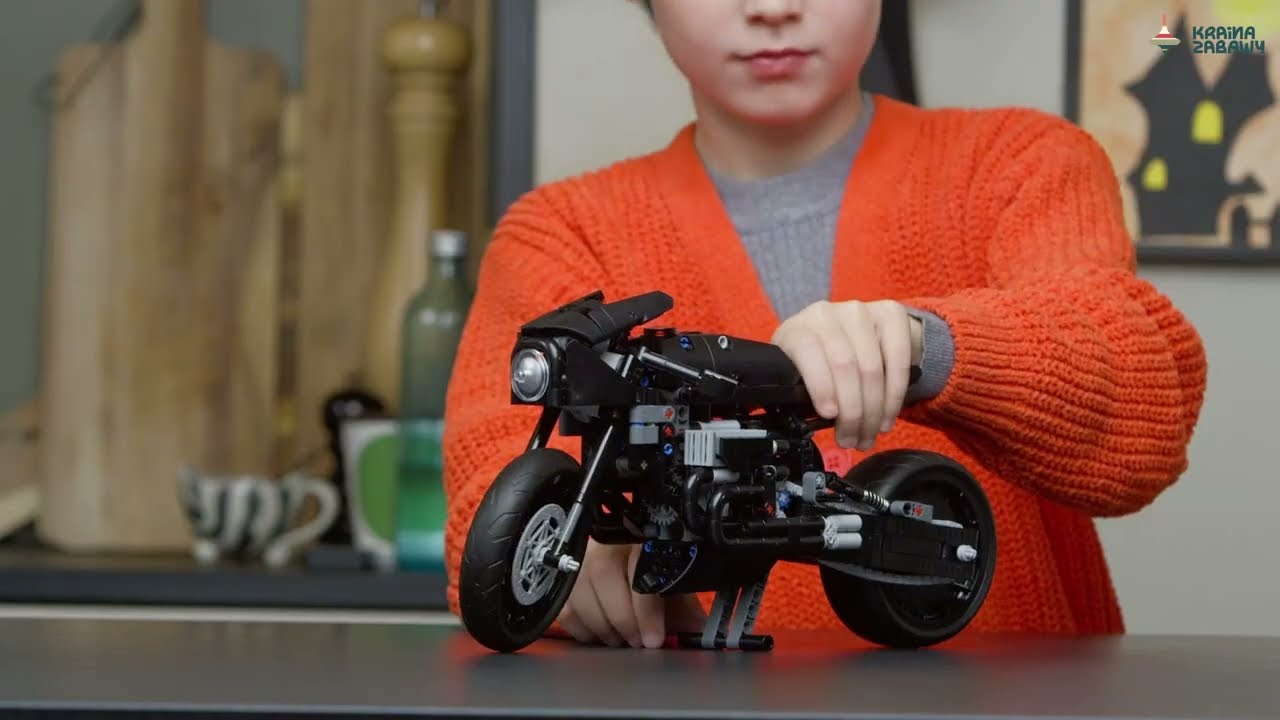 LEGO Technic - BATMAN - BATMOTOR 42155 - www.krainazabawy.pl