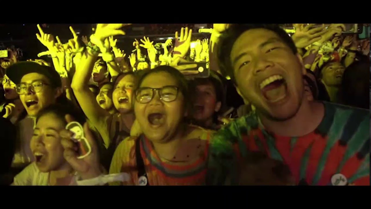 Coldplay - Hymn for the Weekend (Live in S&atilde;o Paulo)