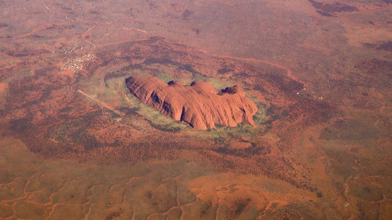 Ayers Rock Uluru to Alice Springs Airport Landing