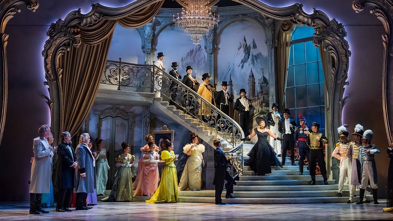The Merry Widow - Madame Glawari Entrance | Glyndebourne