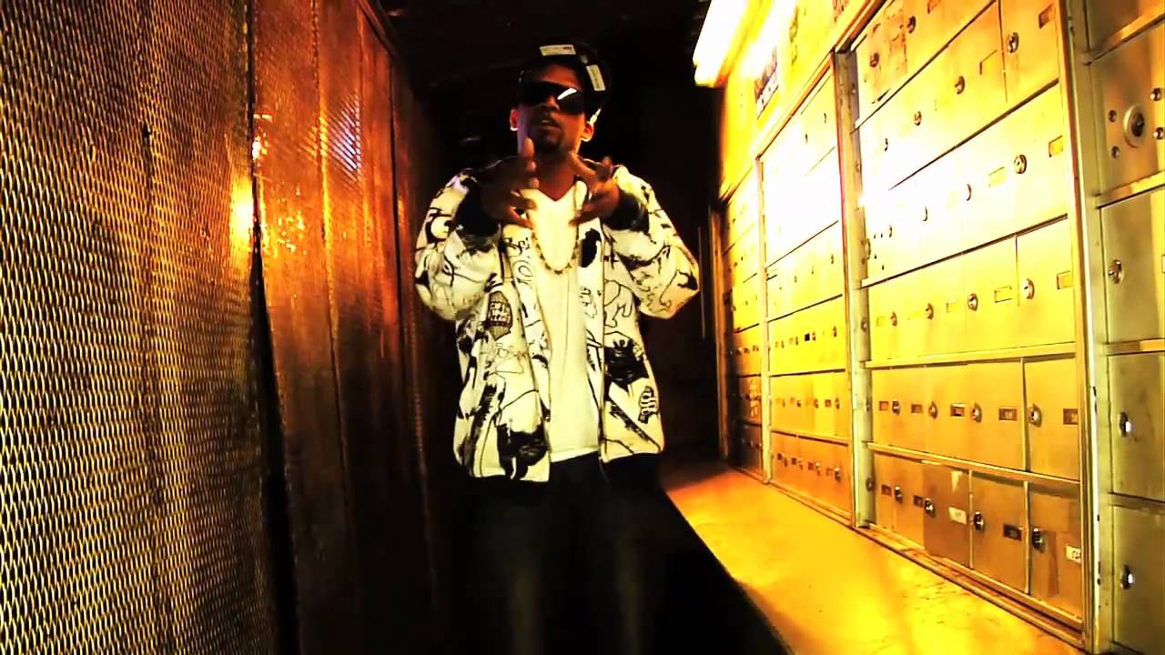 Ariel Kelly - Mando Yo ((Official Video))