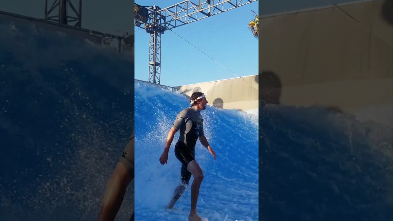 Чемпион мира Эрик Сильверман, FlowRider, Flow Barrel в Wave House San Diego, Mission Beach, Belmo...