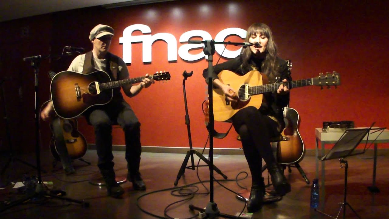Hacia lo salvaje. Amaral. Acústico Fnac 9/11/11