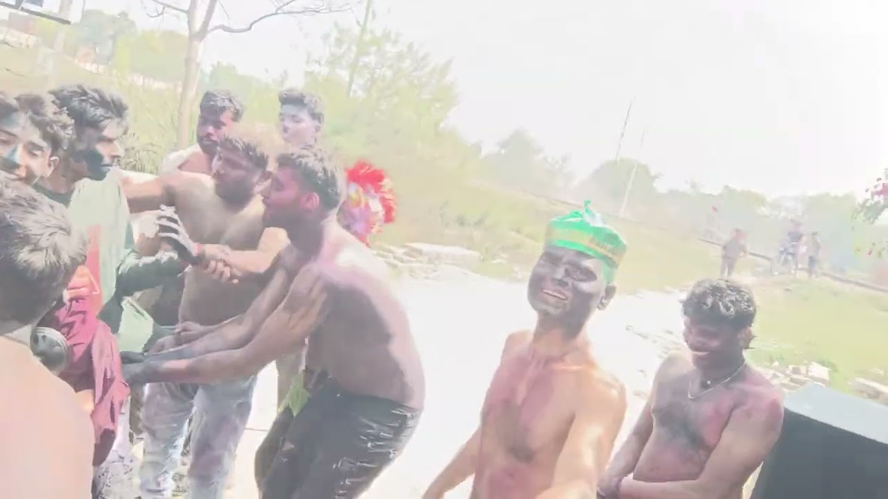 #Kapda faad Holi# Happy Holi like share# comment# YouTube Facebook family#🌈🔥🔥🔥🙏🙏🙏🙏🙏