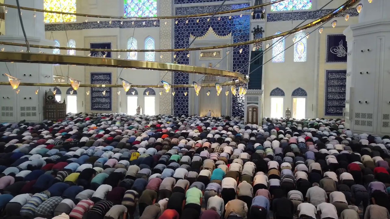 İSHAK DANIŞ Çamlıca Cami İmamhatibi Cuma Namazı Farzı’ndaki Huzur Veren Sesinden Ayetler..